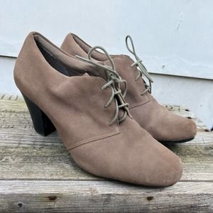 Clarks Bendables Ruby Orinoco tan sand suede lace up heeled booties
